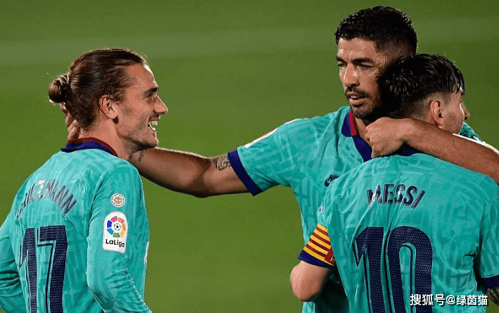 包含斯旺西客场战平对手，硬仗打平，积分榜略降的词条